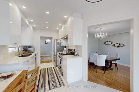 Photo 19 at 805 Stonehaven Avenue, Wyndham, Newmarket