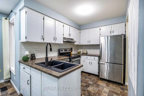 Photo 7 at 33 Mossgrove Court, Courtice, Clarington