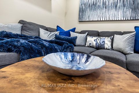 Photo 11 at 33 Mossgrove Court, Courtice, Clarington