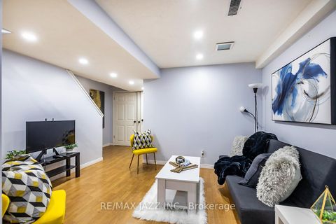 Photo 19 at 33 Mossgrove Court, Courtice, Clarington