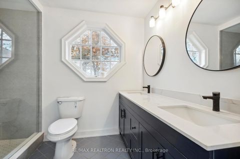 Photo 14 at 6 Woodvale Crescent, East York, Toronto