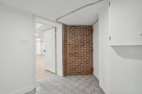 Photo 21 at 6 Woodvale Crescent, East York, Toronto