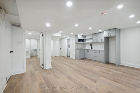 Photo 23 at 6 Woodvale Crescent, East York, Toronto