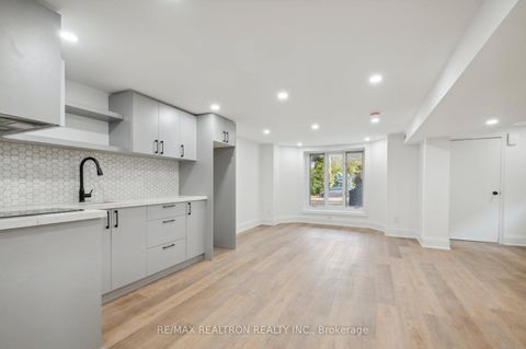 Photo 27 at 6 Woodvale Crescent, East York, Toronto