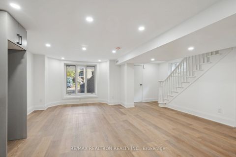 Photo 28 at 6 Woodvale Crescent, East York, Toronto