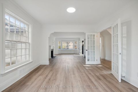 Photo 32 at 6 Woodvale Crescent, East York, Toronto