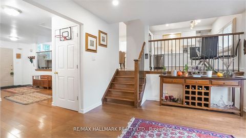 Photo 6 at 22 Avondale Crescent, Aurora Village, Aurora