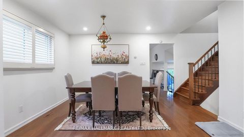 Photo 15 at 22 Avondale Crescent, Aurora Village, Aurora