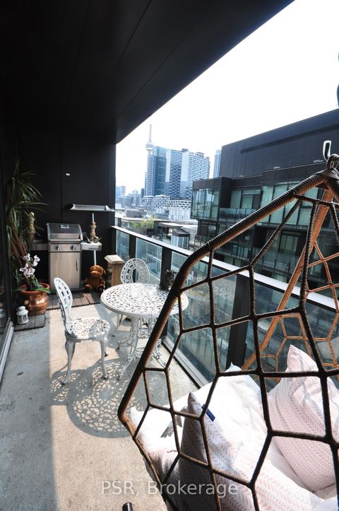 Photo 4 at 1009 - 629 King Street W, Waterfront Communities C1, Toronto