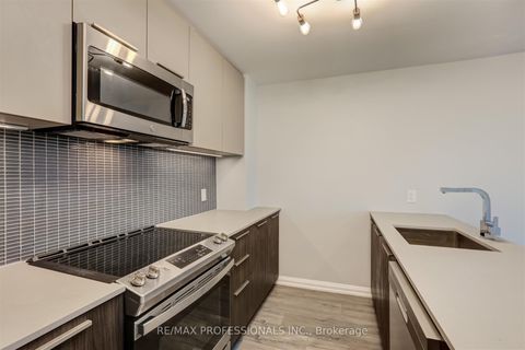 Photo 12 at TH3 - 10 Brin Drive, Humber Valley, Toronto