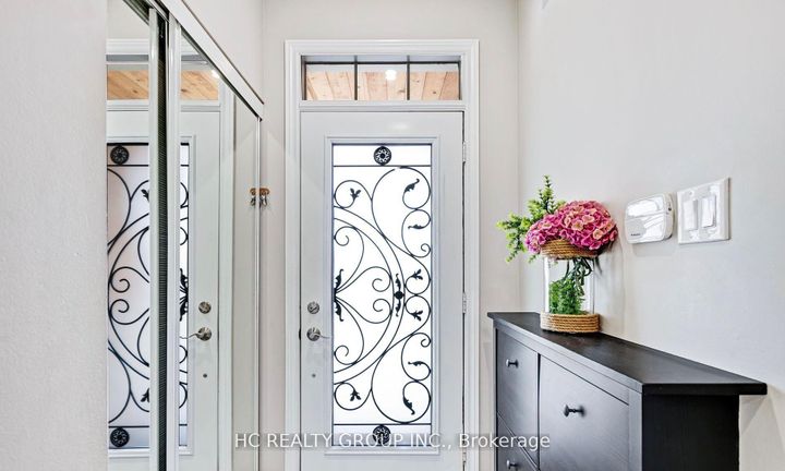 Photo 4 at 90 Boticelli Way, Vellore Village, Vaughan