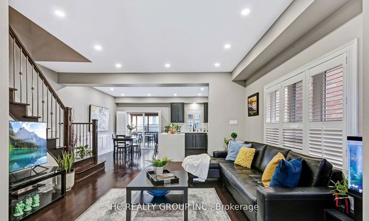 Photo 6 at 90 Boticelli Way, Vellore Village, Vaughan