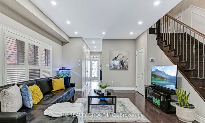 Photo 10 at 90 Boticelli Way, Vellore Village, Vaughan