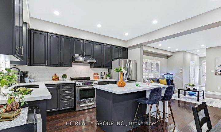 Photo 13 at 90 Boticelli Way, Vellore Village, Vaughan