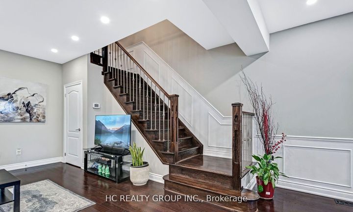 Photo 16 at 90 Boticelli Way, Vellore Village, Vaughan