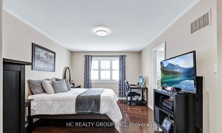 Photo 18 at 90 Boticelli Way, Vellore Village, Vaughan