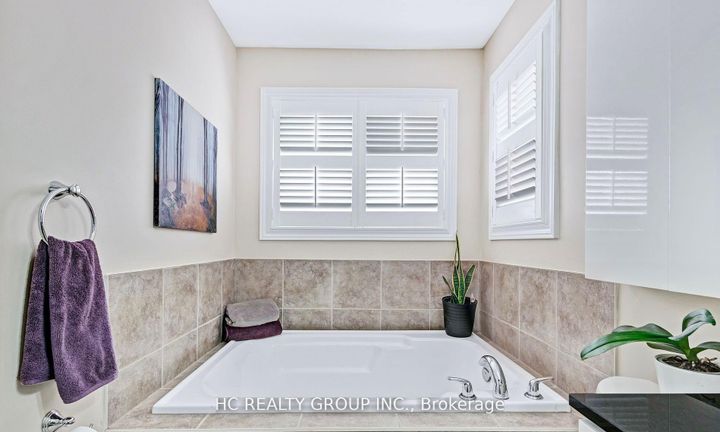 Photo 22 at 90 Boticelli Way, Vellore Village, Vaughan