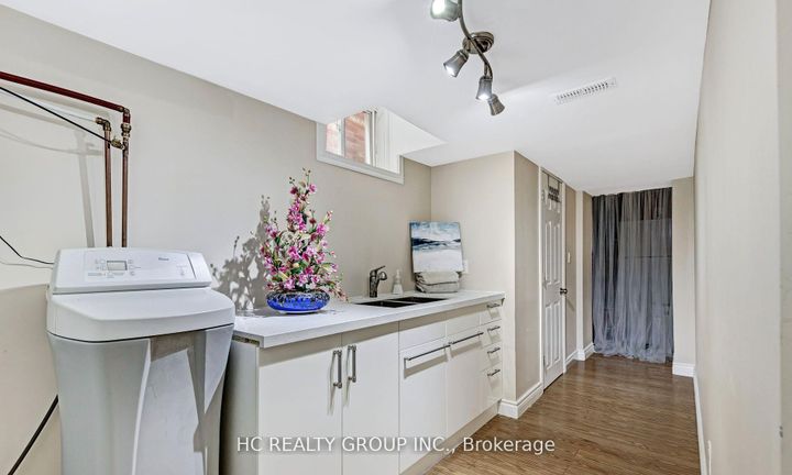 Photo 33 at 90 Boticelli Way, Vellore Village, Vaughan