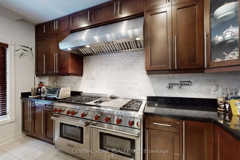 Photo 13 at 28 Theobald's Circle, Mill Pond, Richmond Hill