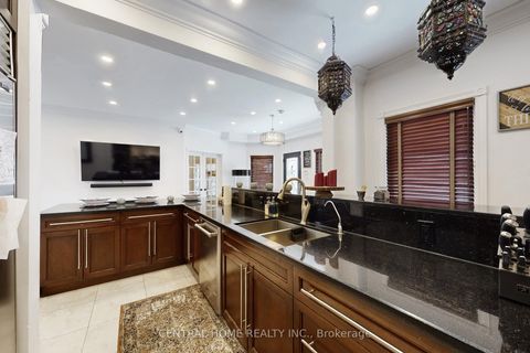 Photo 14 at 28 Theobald's Circle, Mill Pond, Richmond Hill