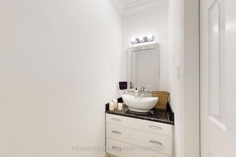 Photo 16 at 28 Theobald's Circle, Mill Pond, Richmond Hill