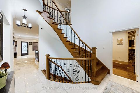 Photo 20 at 28 Theobald's Circle, Mill Pond, Richmond Hill