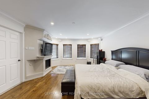 Photo 22 at 28 Theobald's Circle, Mill Pond, Richmond Hill