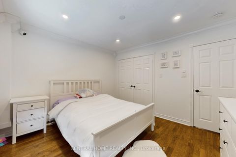 Photo 28 at 28 Theobald's Circle, Mill Pond, Richmond Hill