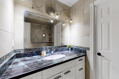 Photo 34 at 28 Theobald's Circle, Mill Pond, Richmond Hill