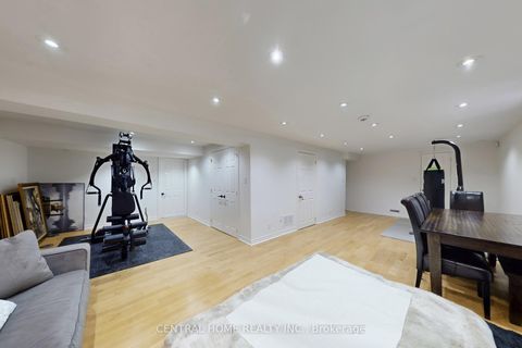 Photo 39 at 28 Theobald's Circle, Mill Pond, Richmond Hill