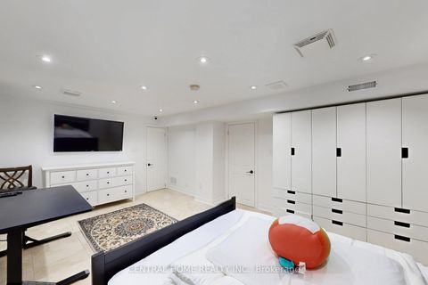 Photo 43 at 28 Theobald's Circle, Mill Pond, Richmond Hill