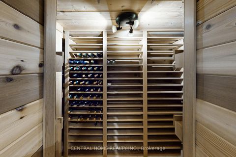 Photo 44 at 28 Theobald's Circle, Mill Pond, Richmond Hill