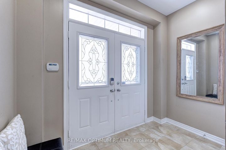 Photo 4 at 9 Ballyhaise Crescent, Credit Valley, Brampton