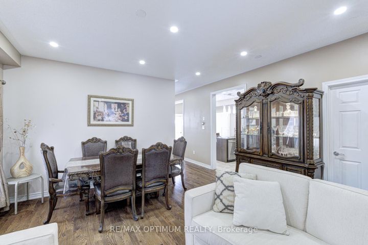 Photo 10 at 9 Ballyhaise Crescent, Credit Valley, Brampton