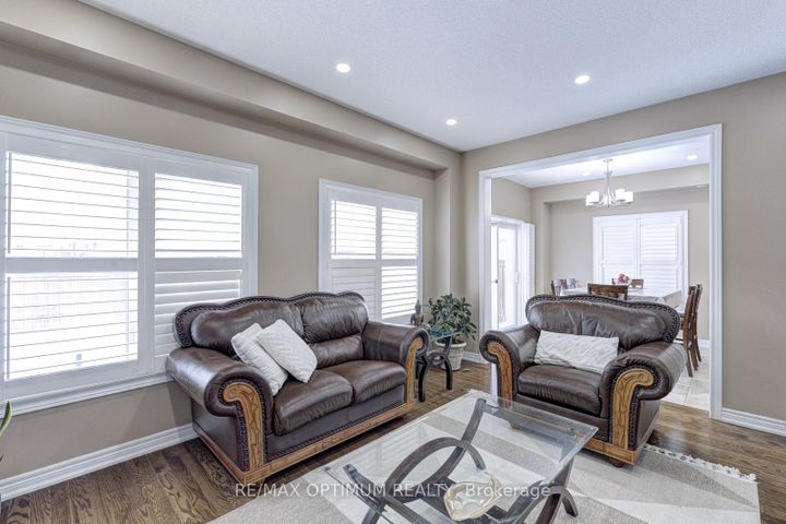 Photo 14 at 9 Ballyhaise Crescent, Credit Valley, Brampton
