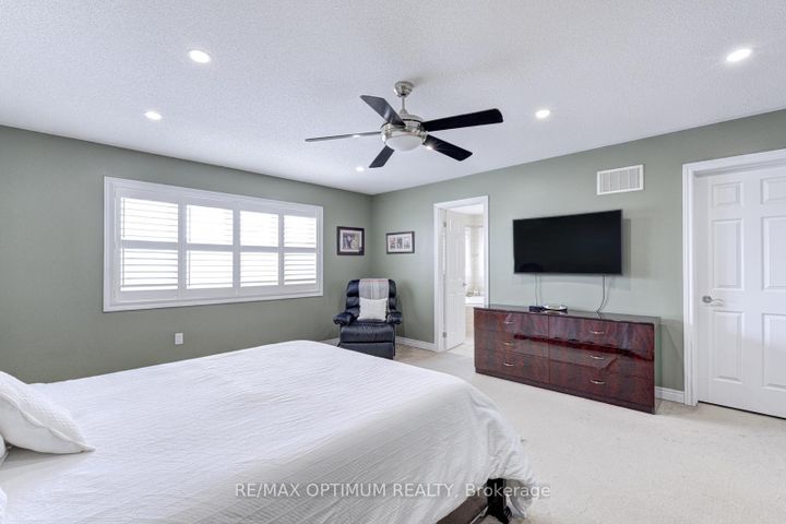 Photo 26 at 9 Ballyhaise Crescent, Credit Valley, Brampton