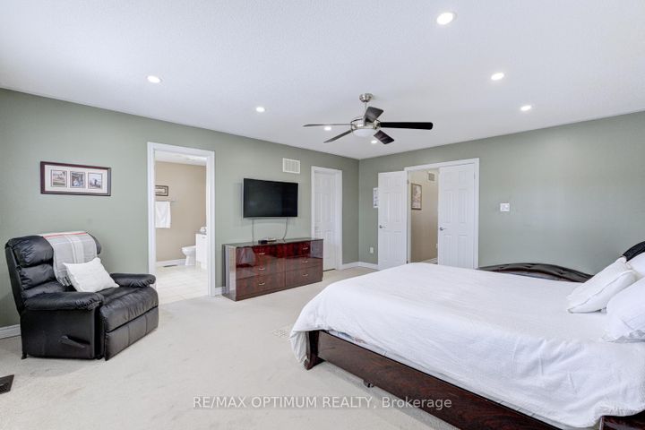 Photo 27 at 9 Ballyhaise Crescent, Credit Valley, Brampton