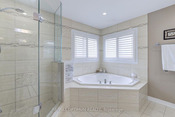 Photo 29 at 9 Ballyhaise Crescent, Credit Valley, Brampton