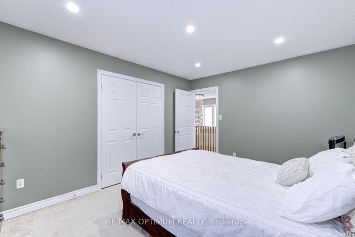 Photo 32 at 9 Ballyhaise Crescent, Credit Valley, Brampton