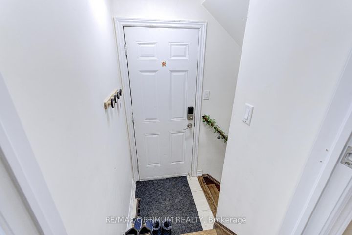 Photo 38 at 9 Ballyhaise Crescent, Credit Valley, Brampton