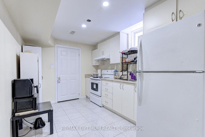 Photo 40 at 9 Ballyhaise Crescent, Credit Valley, Brampton