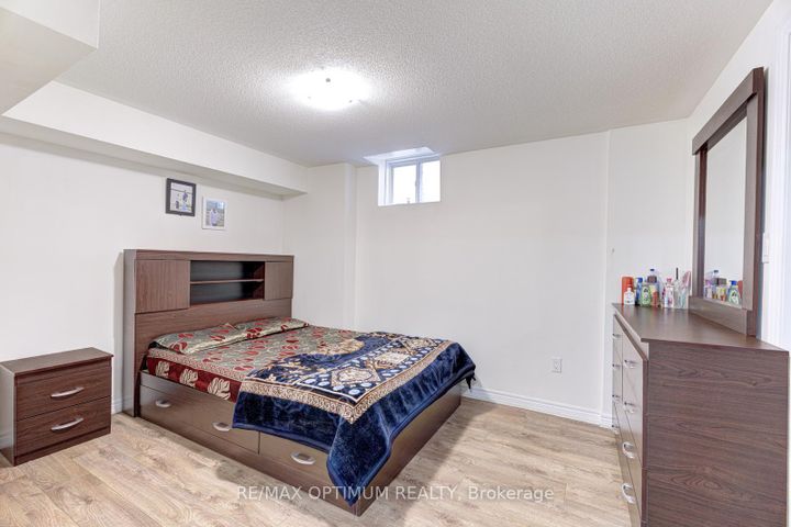 Photo 41 at 9 Ballyhaise Crescent, Credit Valley, Brampton