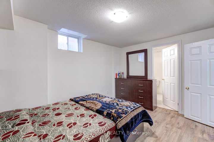 Photo 42 at 9 Ballyhaise Crescent, Credit Valley, Brampton