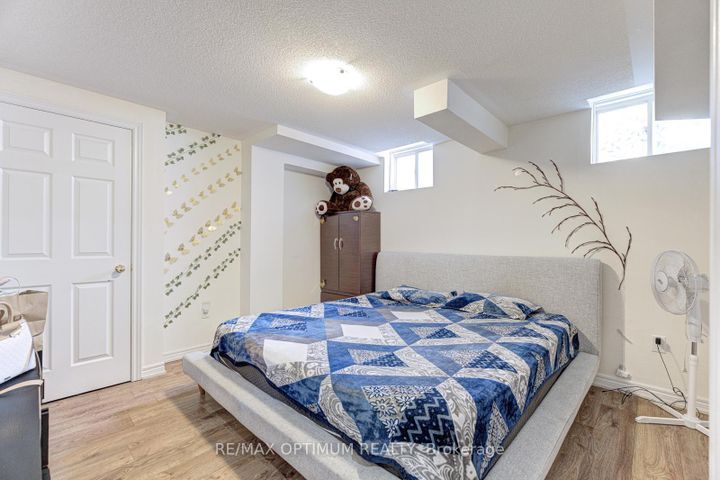 Photo 44 at 9 Ballyhaise Crescent, Credit Valley, Brampton