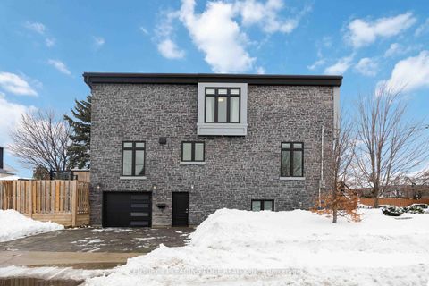 Photo 2 at 43 Glenburn Avenue, Parkview, Toronto