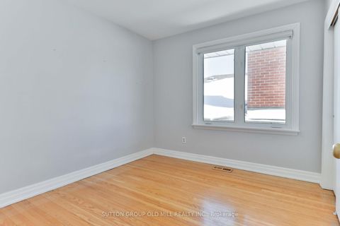 Photo 18 at 15 Manorhampton Drive, Richview, Toronto