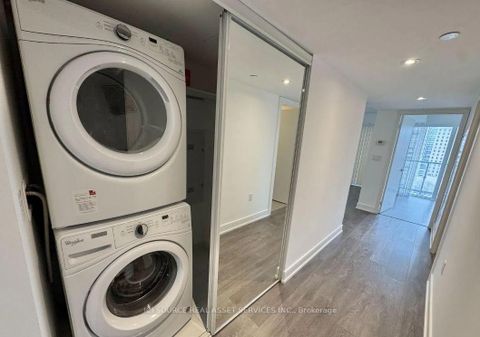 Photo 11 at 1411 - 89 Mcgill Street, Yonge Corridor, Toronto