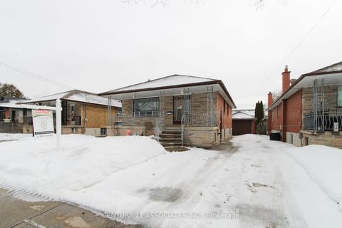 Photo 1 at 421 Lanor Avenue, Alderwood, Toronto