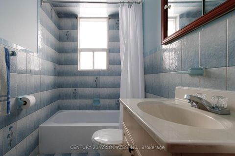 Photo 10 at 421 Lanor Avenue, Alderwood, Toronto