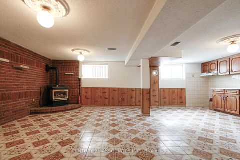 Photo 18 at 421 Lanor Avenue, Alderwood, Toronto